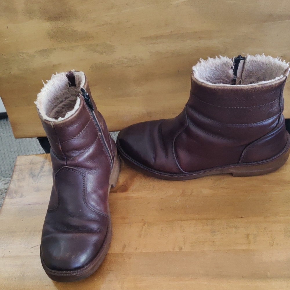 Vintage Italian Made Shearling Lined Size 10 Explorers Brand Brown Boots